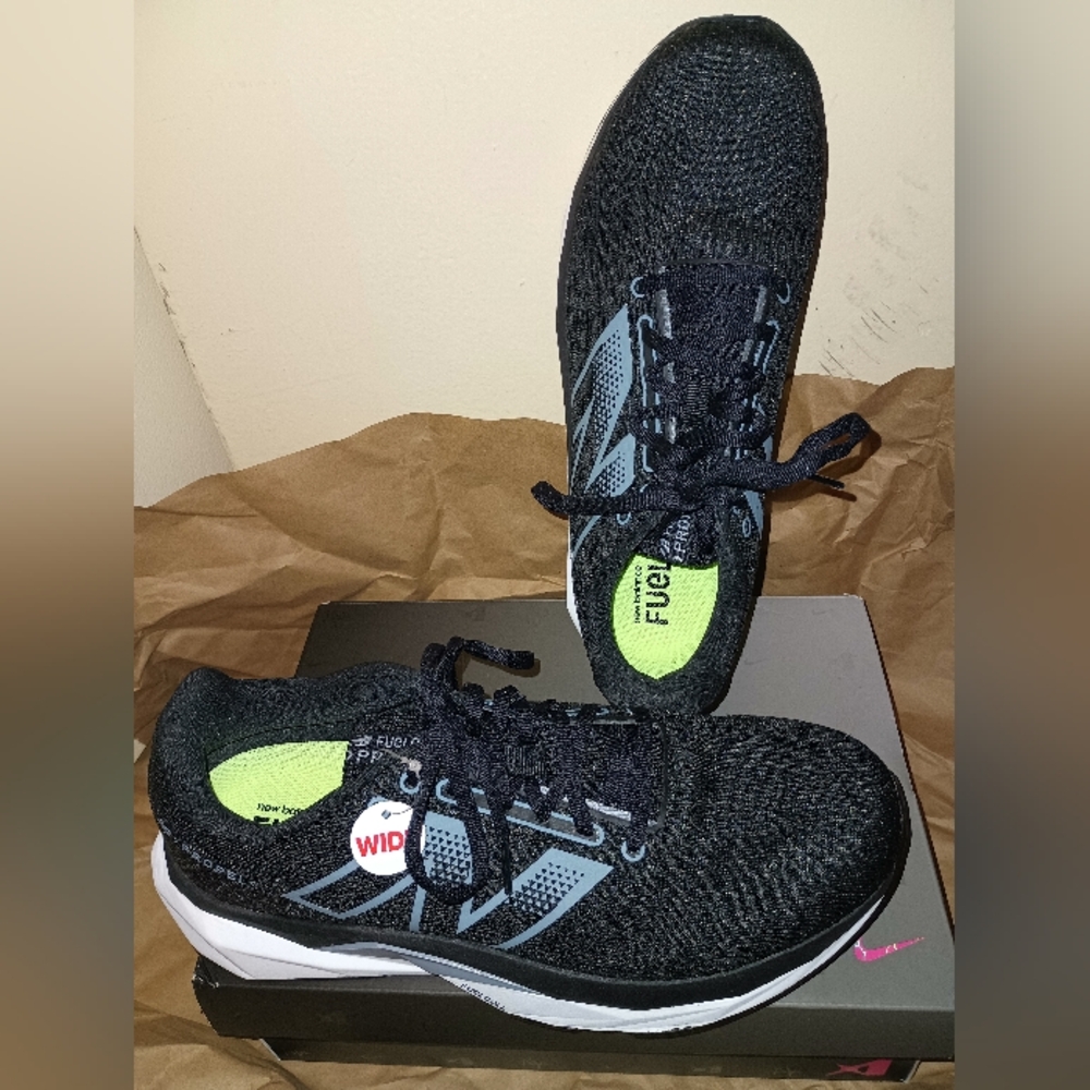 Men Black NEW BALANCE FuelCell Propel Sneakers (9)--MAKE OFFER